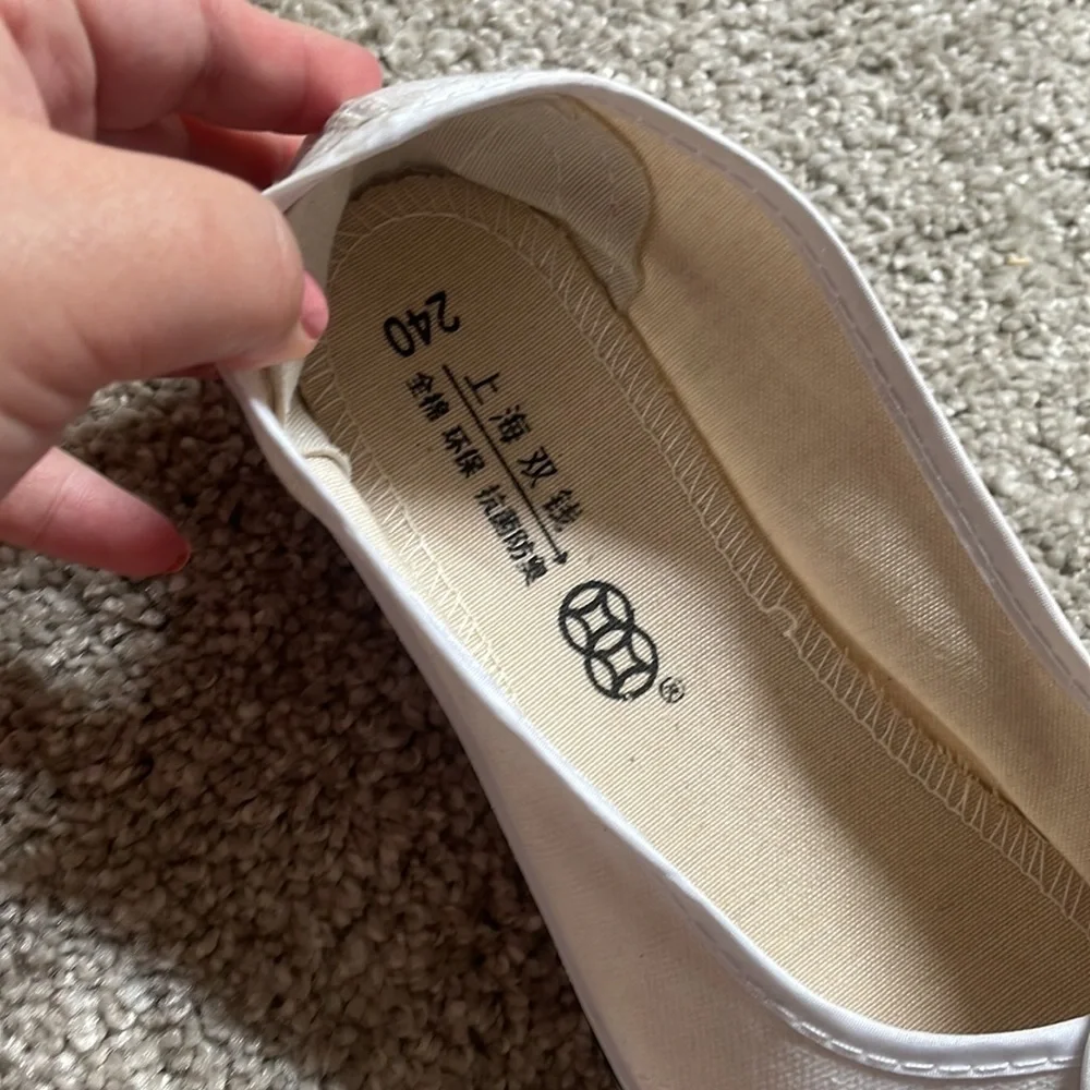 New white wedge ballet style walking shoe canvas size 7.5